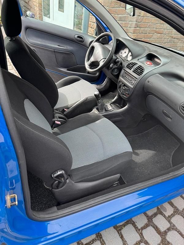 Gebraucht Peugeot 206 60 PS (44 kW) 2004 Blau Kleinwagen