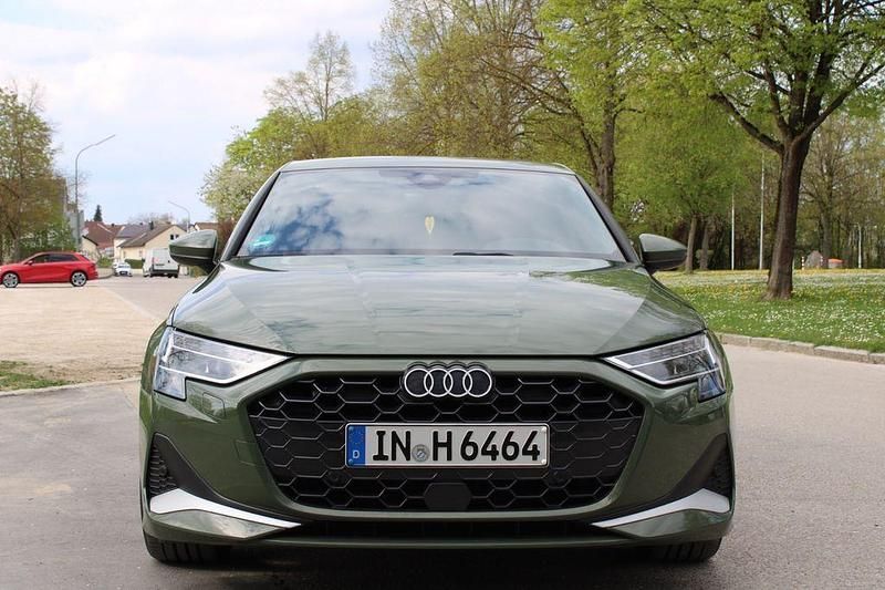Second-hand Audi A3 150 CP (110 kW) 2024 Verde Berlinǎ