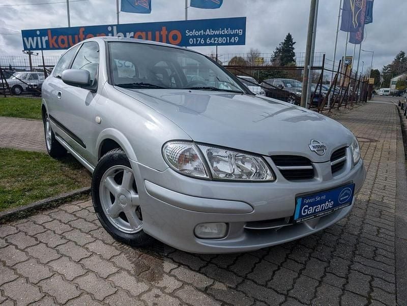 Gebraucht Nissan Almera Visia 82 PS (60 kW) 2000 Gold Kleinwagen