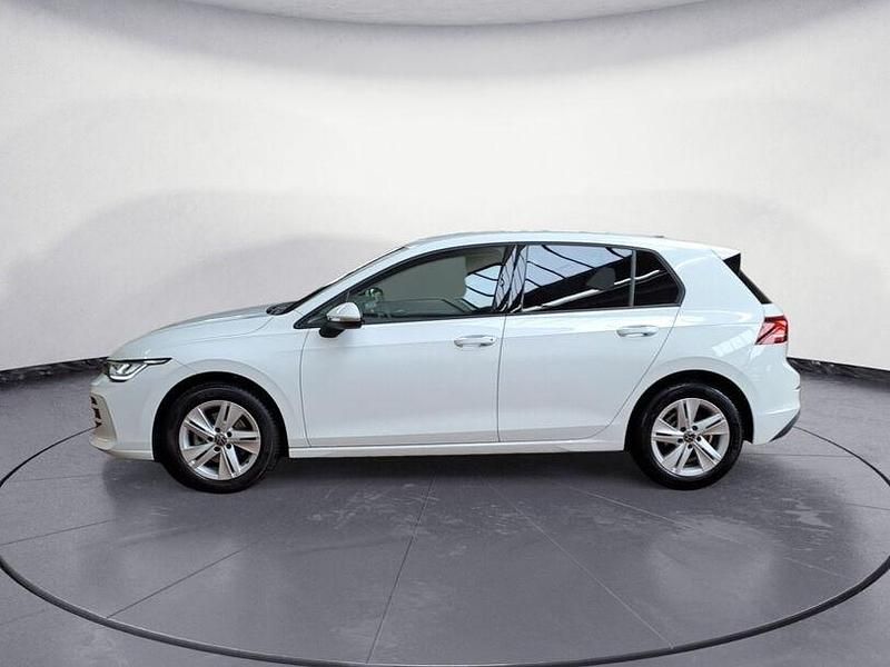 Gebraucht VW Golf VIII Life 116 PS (85 kW) 2025 Weiß Limousine