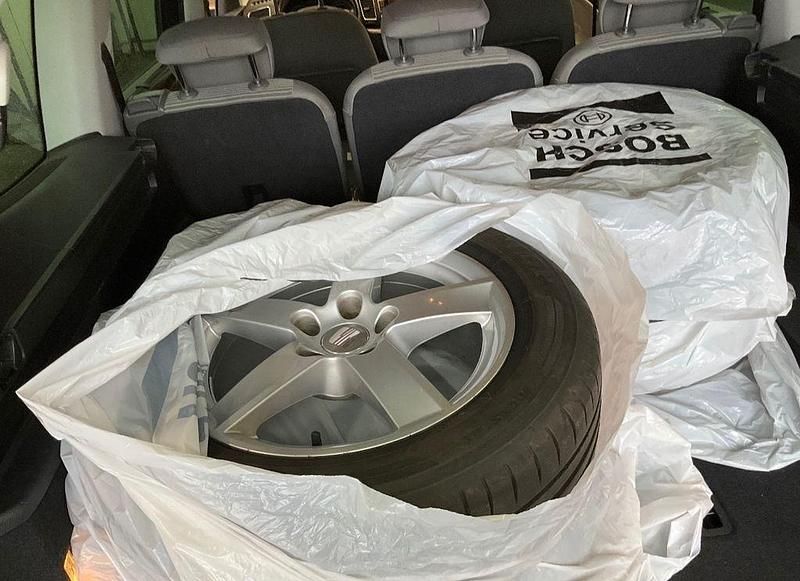 Gebraucht Seat Alhambra Style 140 PS (102 kW) 2011 Schwarz Van / Kleinbus