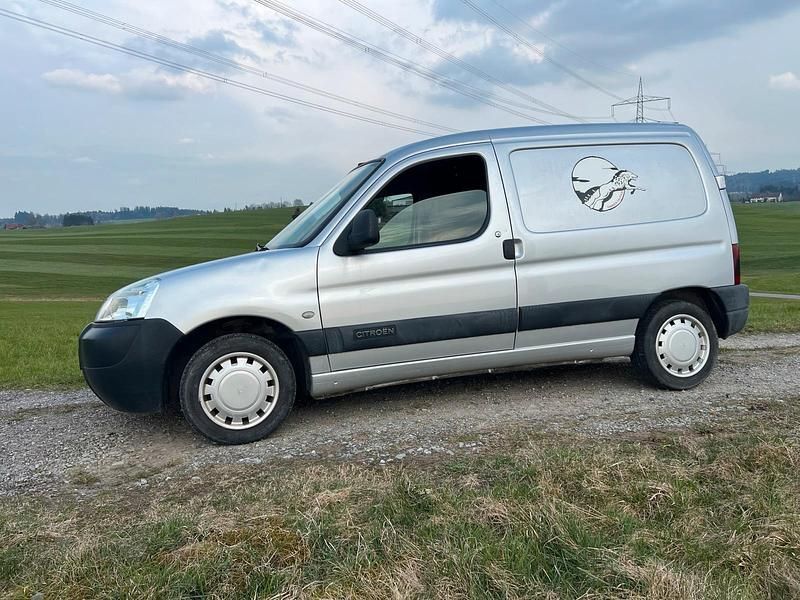 Gebraucht Citroën Berlingo 60 PS (44 kW) 2004 Silber Van / Kleinbus