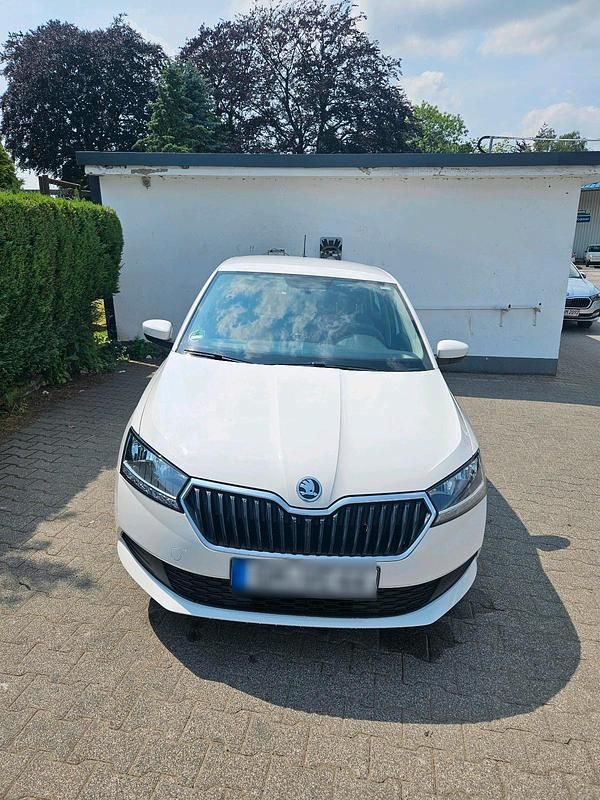 Gebraucht Skoda Fabia 60 PS (44 kW) 2019 Weiß Limousine