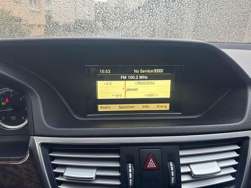 Gebraucht Mercedes E250 Elegance 204 PS (150 kW) 2010 Schwarz Kombi