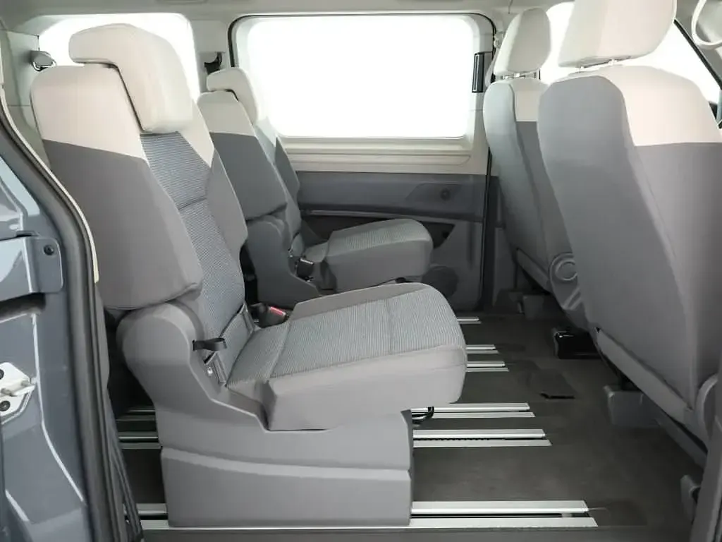 Gebraucht VW T7 150 PS (110 kW) 2024 Grau Van