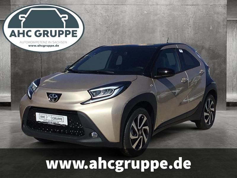 Beige Gebraucht 2025 Toyota Aygo Touch Kleinwagen | 19.890 € (Teuer) - Bild 1/4