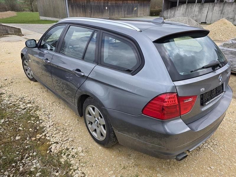 Usata BMW 320 Comfort Edition 184 CV (135 kW) 2011 Grigio Station wagon
