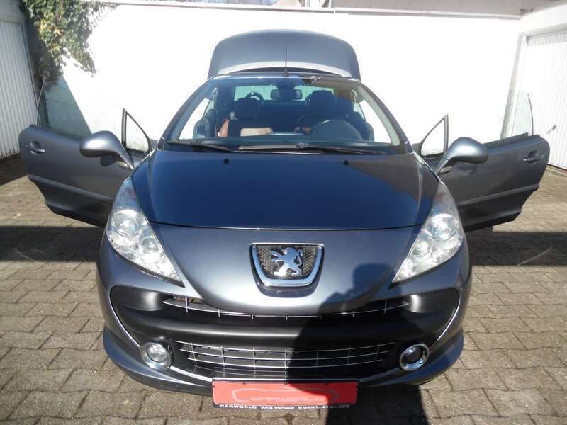 Grau metallic mit schutzlack Gebraucht 2008 Peugeot 207 CC Cabrio | 2.999 € (Guter Preis) - Bild 1/4