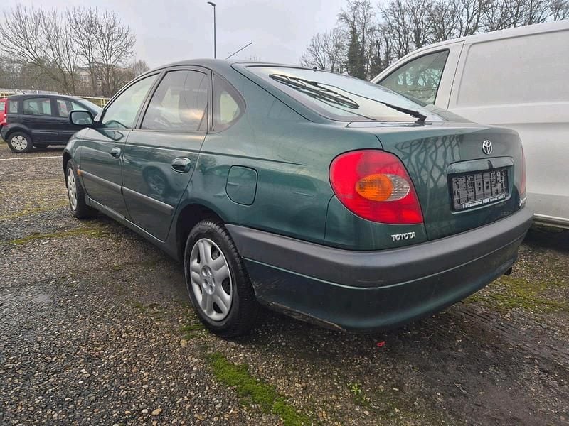 Gebraucht Toyota Avensis 110 PS (80 kW) 1998 Grün Limousine