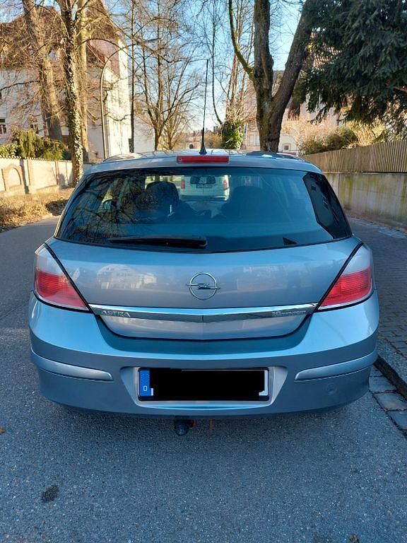 Gebraucht Opel Astra 105 PS (77 kW) 2005 Limousine