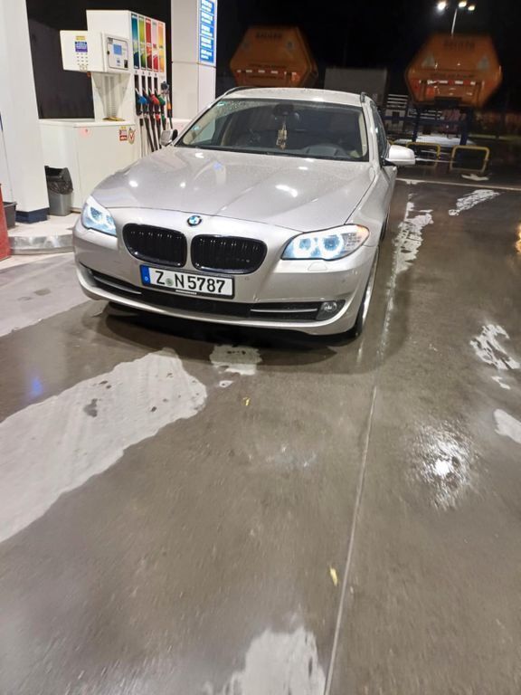 Silber Gebraucht 2010 BMW 525 Sport Line Kombi | 8.500 € (Superpreis) - Bild 1/4