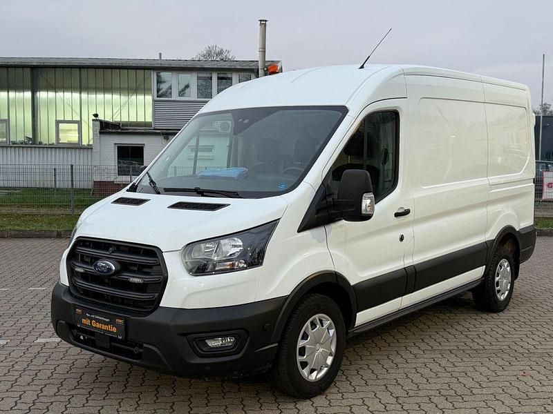 Gebraucht Ford Transit Trend 131 PS (96 kW) 2022 Weiß Van / Kleinbus