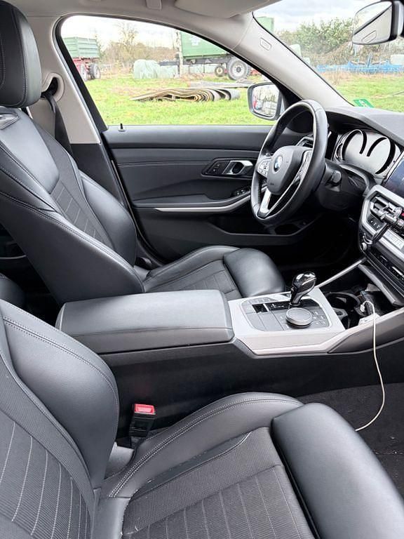 Gebraucht BMW 318 Advantage 150 PS (110 kW) 2020 Silber Kombi