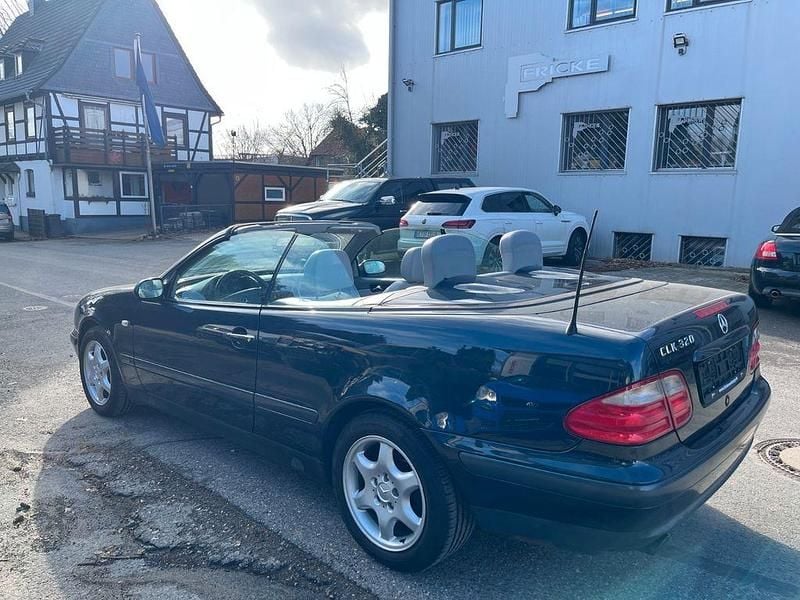 Gebraucht Mercedes CLK320 Elegance 218 PS (160 kW) 1998 Schwarz Cabrio
