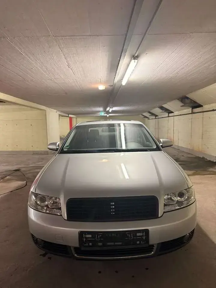 Gebraucht Audi A4 Sport 131 PS (96 kW) 2001 Silber Limousine