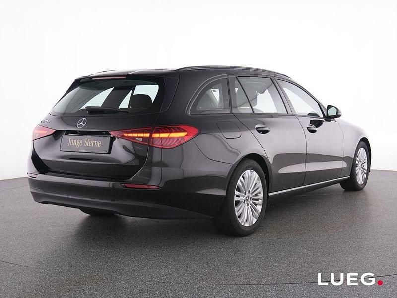Gebraucht Mercedes C220 200 PS (147 kW) 2023 Schwarz Limousine