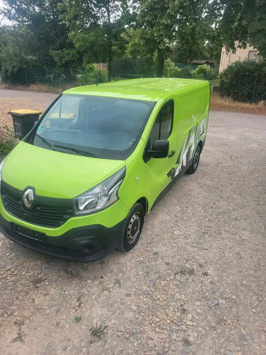 Gebraucht Renault Trafic 2016 Grün Van / Kleinbus