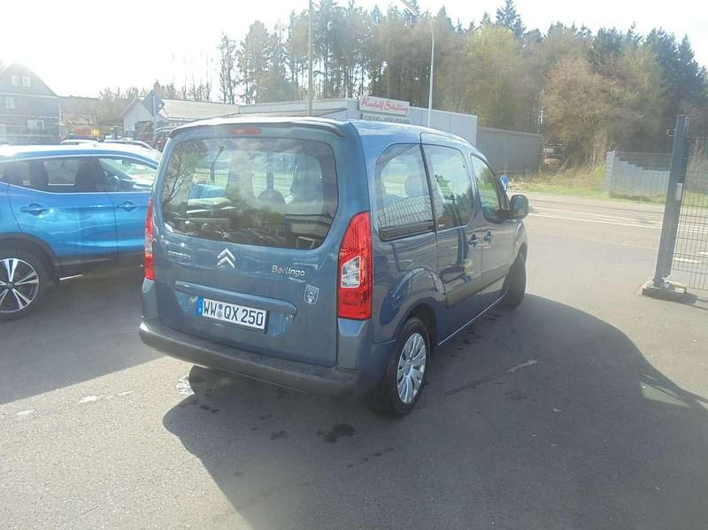 Gebraucht Citroën Berlingo 109 PS (80 kW) 2009 Blau kyanos/metallic Van / Kleinbus