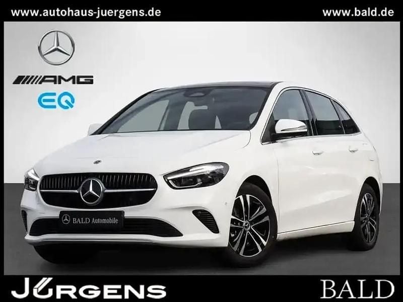 Gebraucht Mercedes E250 Progressive 163 PS (119 kW) 2024 Weiss polarweiß Kombi