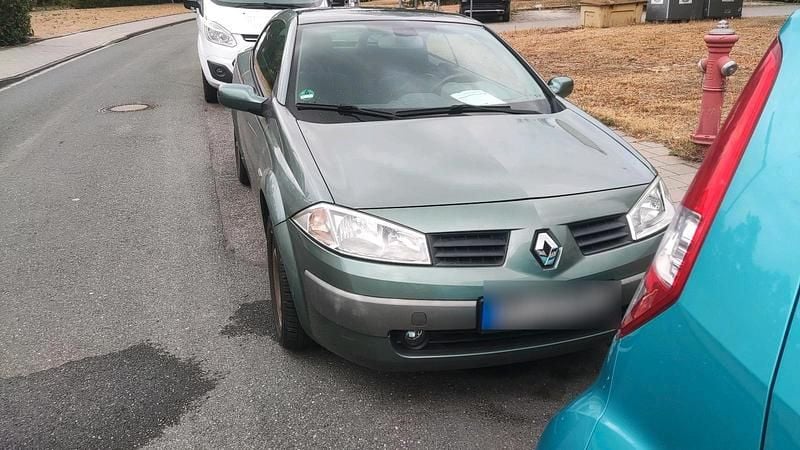 Grün Gebraucht 2004 Renault Mégane Cabriolet Cabrio | 2.200 € (Etwas zu teuer) - Bild 1/4