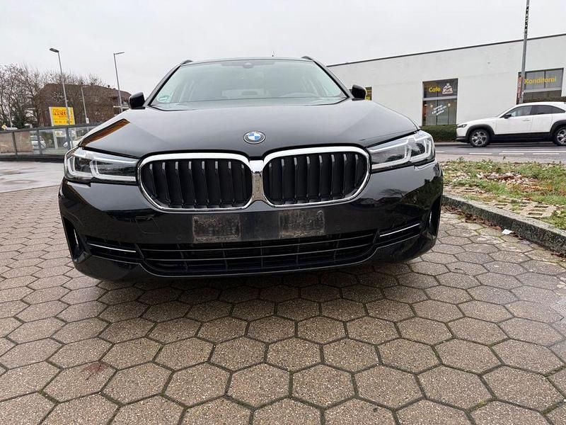 Gebraucht BMW 530e Shadowline 184 PS (135 kW) 2021 Schwarz Kombi