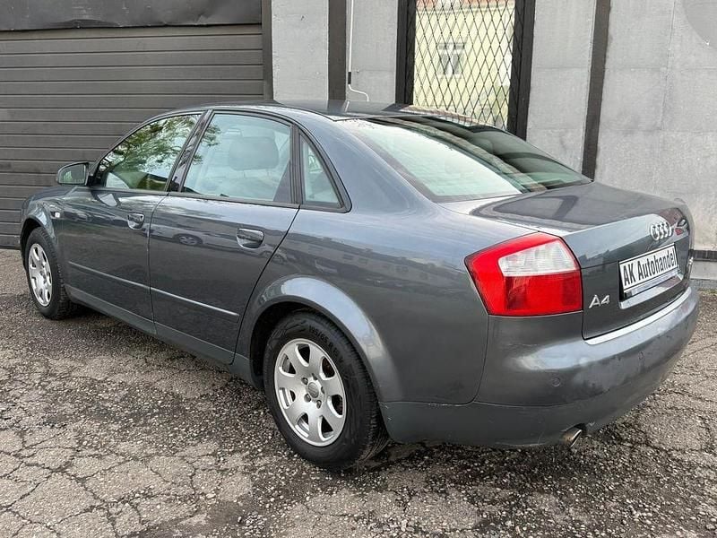 Second-hand Audi A4 131 CP (96 kW) 2002 Gri Berlinǎ