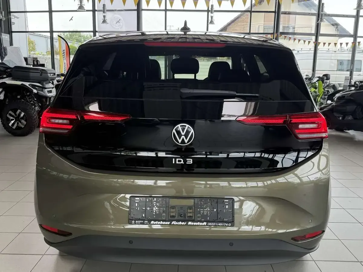 Neu VW ID.3 Pro 125 kW (170 PS) 2026 Dark olivine green metallic Kleinwagen