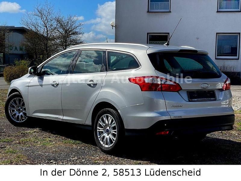 Używany Ford Focus Titanium 116 KM (85 kW) 2012 Srebrny Sedan/Limuzyna