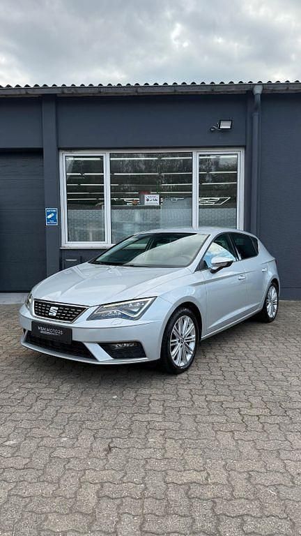 Silber Gebraucht 2017 Seat Leon XCELLENCE Limousine | 11.900 € (Fairer Preis) - Bild 1/4