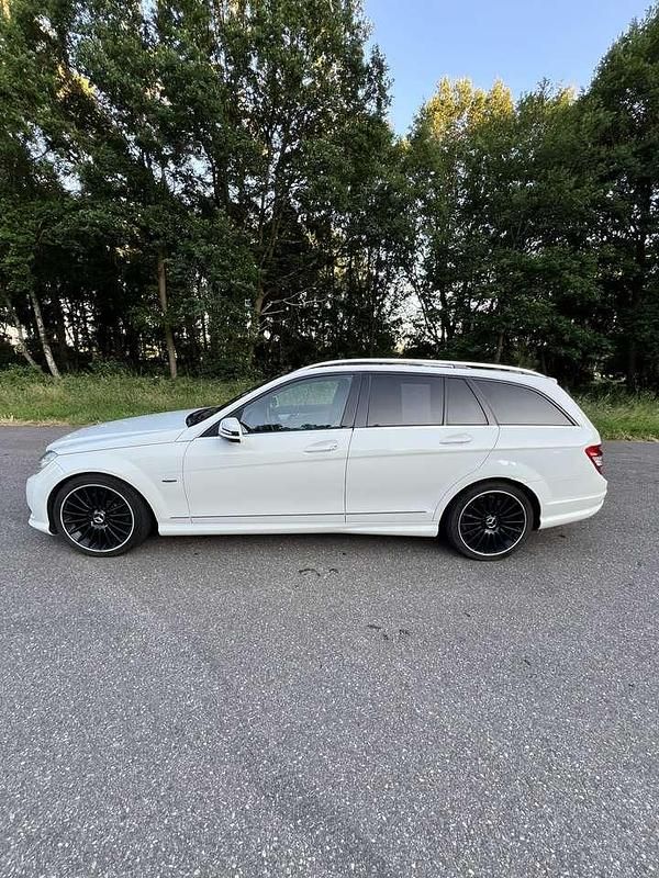 Gebraucht Mercedes C350 Elegance 231 PS (169 kW) 2009 Kombi