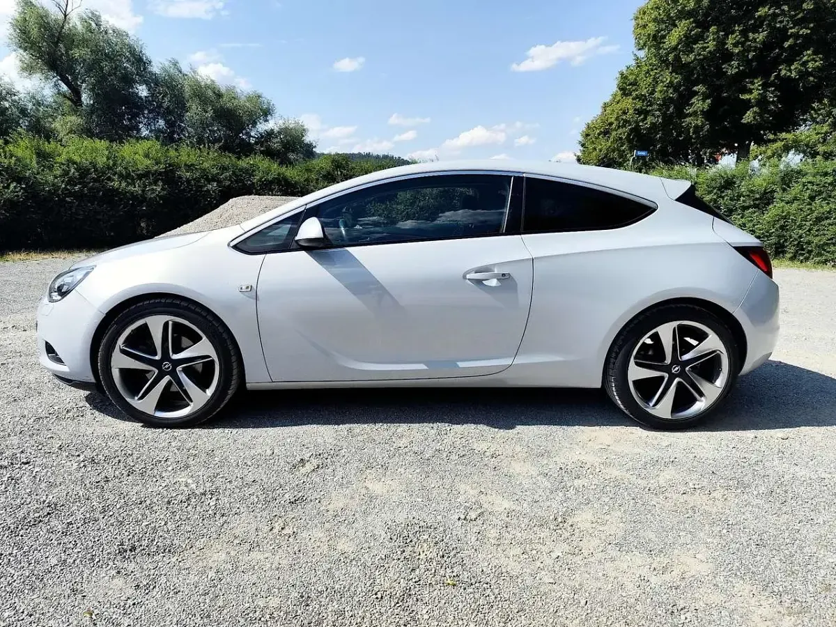 Gebraucht Opel Astra Innovation 140 PS (102 kW) 2012 Grau Coupé