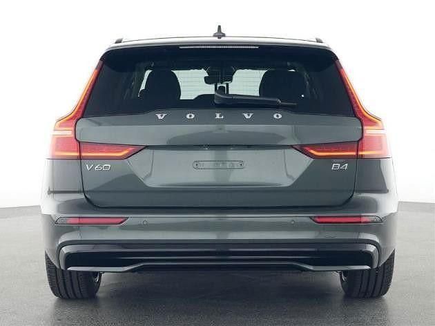 Gebraucht Volvo V60 Plus 197 PS (144 kW) 2025 Forest lake Kombi