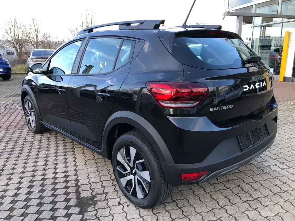 Neu Dacia Sandero Expression 91 PS (66 kW) 2025 Schwarz Limousine