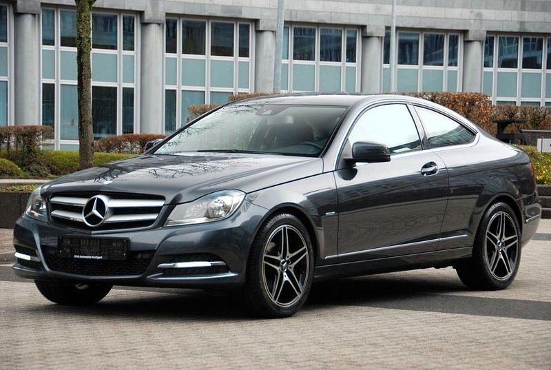 Gebraucht Mercedes C180 156 PS (114 kW) 2012 Grau Coupé