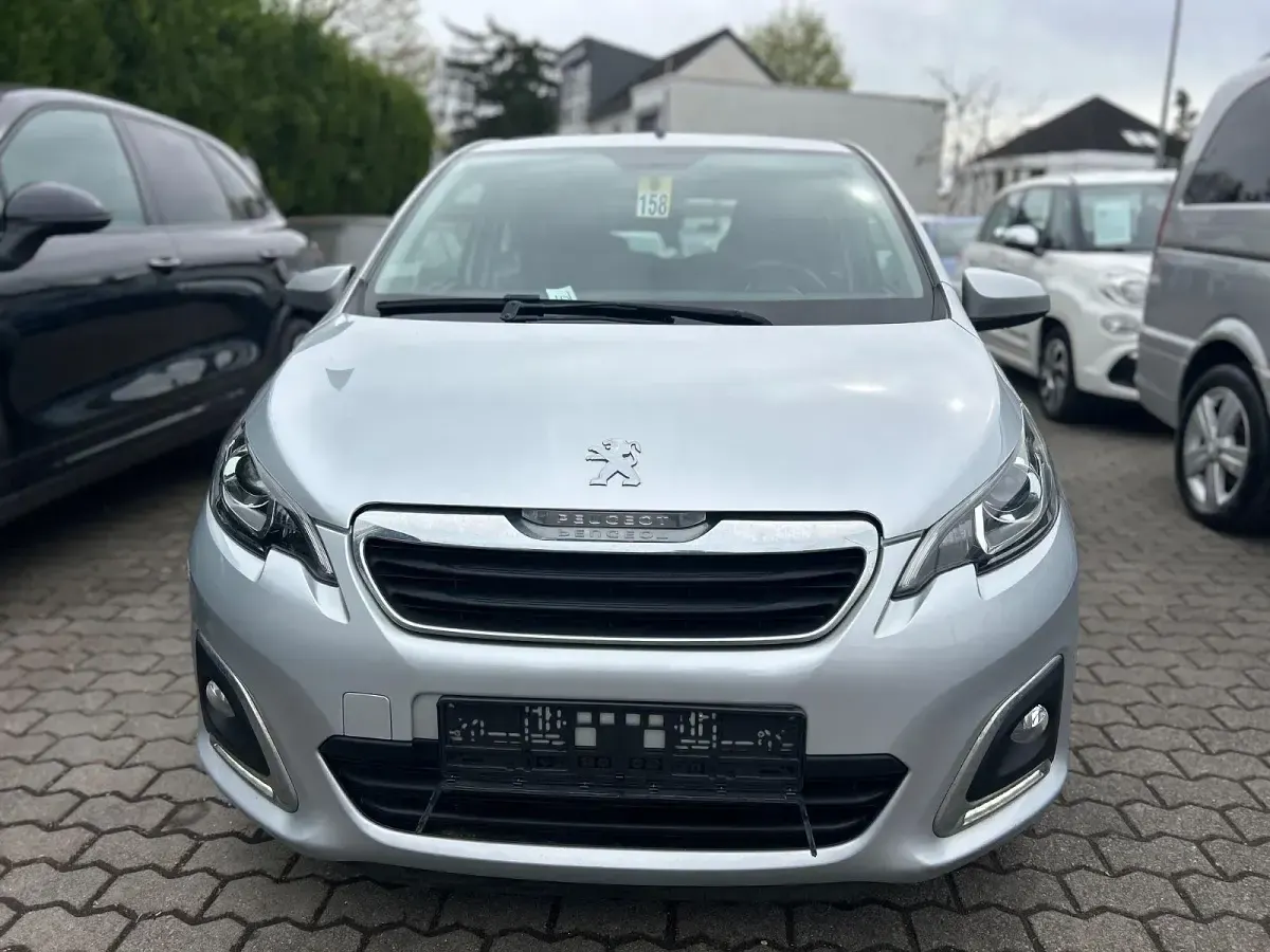 Gebraucht Peugeot 108 Allure 82 PS (60 kW) 2015 Grau Kleinwagen