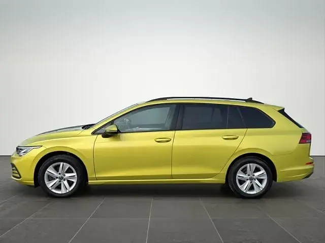 Gebraucht VW Golf VIII Life 116 PS (85 kW) 2023 Gelb Kombi
