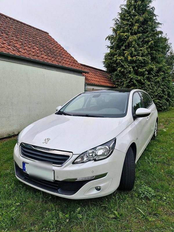 Weiß Gebraucht 2014 Peugeot 308 Kombi | 5.490 € (Guter Preis) - Bild 1/4