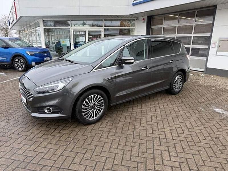 Gebraucht Ford S-MAX Titanium 190 PS (139 kW) 2019 Grau Van / Kleinbus