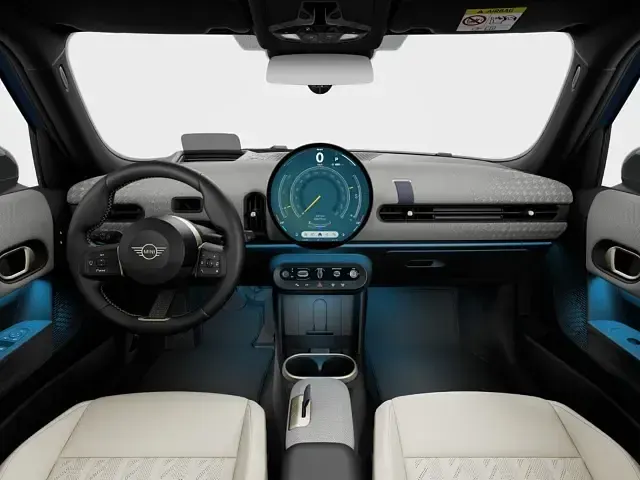 Gebraucht Mini Cooper Favoured 156 PS (114 kW) 2024 Dunkelblau Kleinwagen