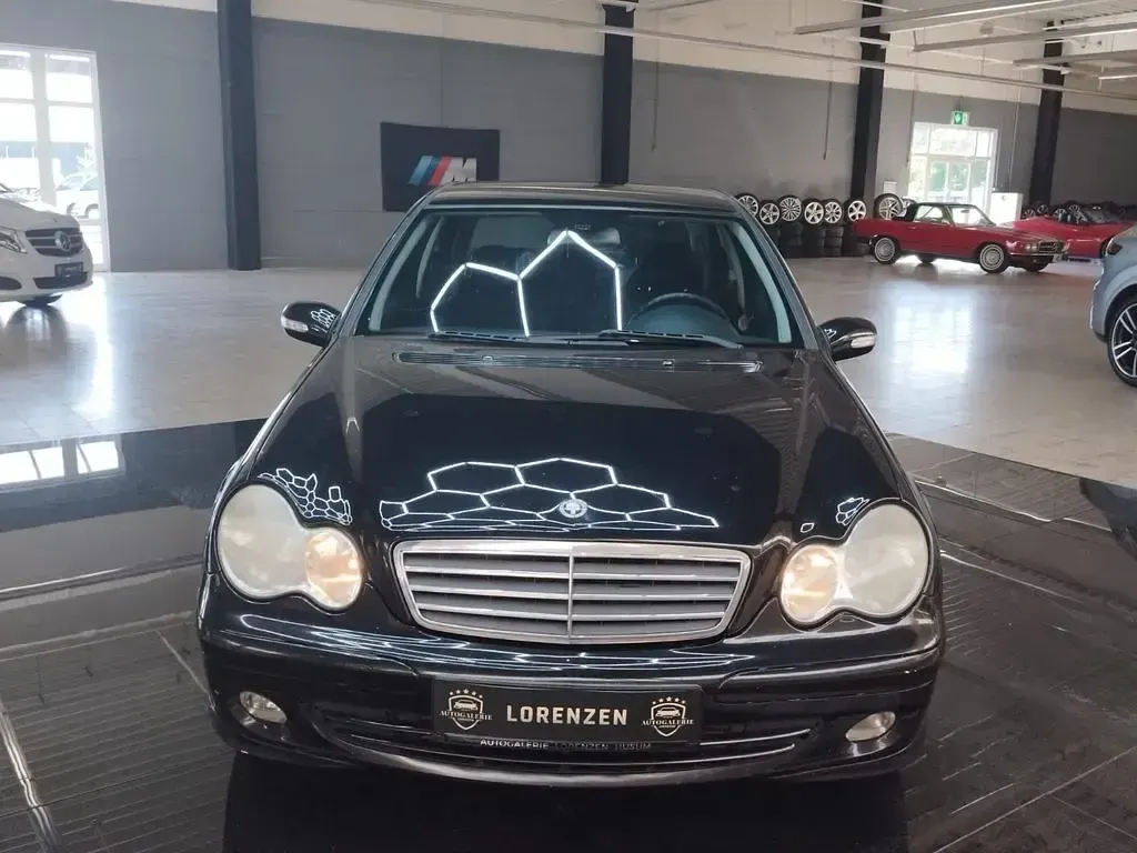 Gebraucht Mercedes C200 122 PS (89 kW) 2006 Obsidianschwarz  metalliclack Limousine