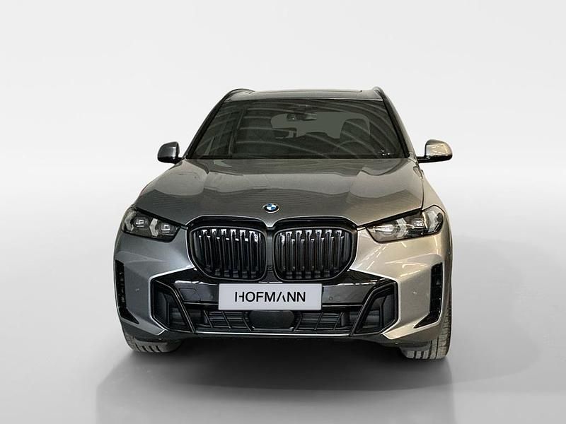 Neu BMW X5 M Sport 352 PS (258 kW) 2026 Skyscraper grau metallic SUV