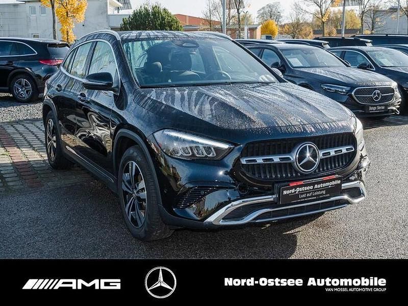Gebraucht Mercedes GLA200 Progressive 150 PS (110 kW) 2025 Schwarz SUV