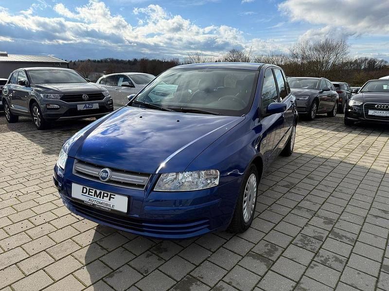 Blau Gebraucht 2006 Fiat Stilo Dynamic Limousine | 980 € (Fairer Preis) - Bild 1/4