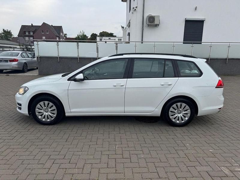 Weiß Gebraucht 2014 VW Golf VII Trendline Kombi | 7.999 € (Guter Preis) - Bild 1/4