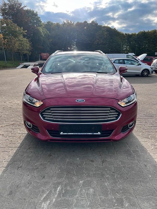 Rot Gebraucht 2015 Ford Mondeo Titanium Kombi | 8.499 € (Fairer Preis) - Bild 1/4