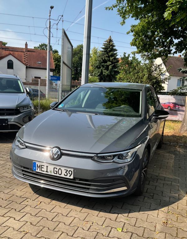 Gebraucht VW Golf VIII Move 150 PS (110 kW) 2023 Grau Limousine