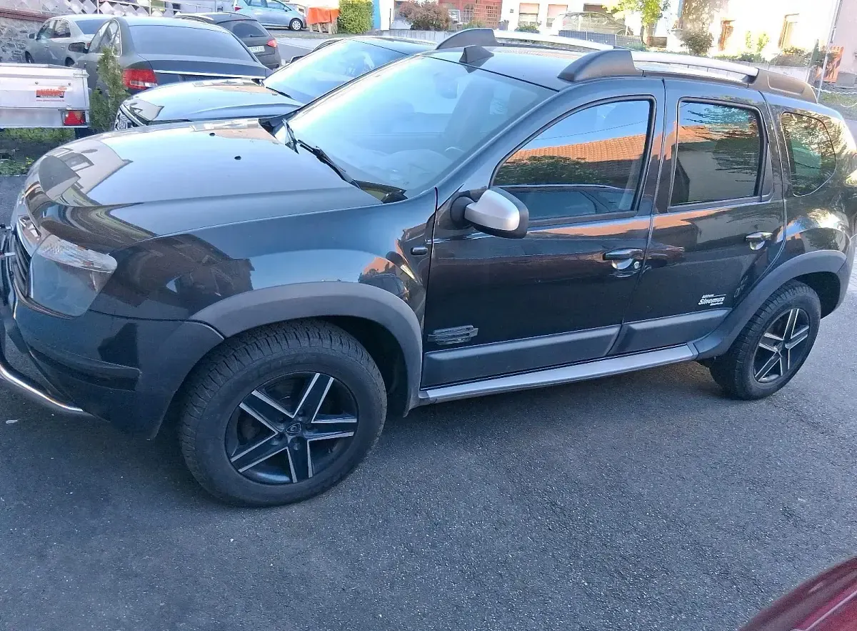 Second-hand Dacia Duster 110 CP (80 kW) 2012 Negru SUV