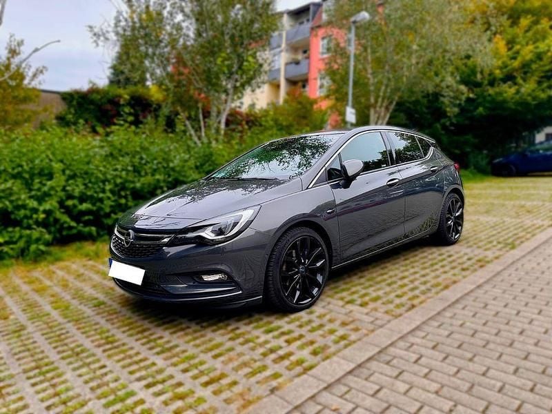 Grau Gebraucht 2016 Opel Astra Innovation Limousine | 6.900 € (Guter Preis) - Bild 1/4