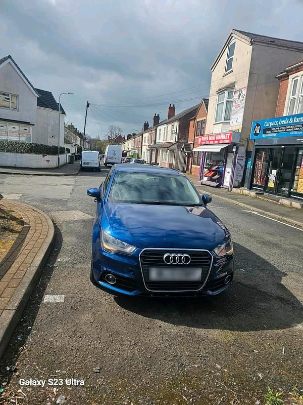 Gebraucht Audi A1 105 PS (77 kW) 2013 Blau Kleinwagen