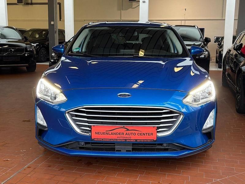 Blau Gebraucht 2019 Ford Focus Cool & Connect Limousine | 13.900 € (Fairer Preis) - Bild 1/4